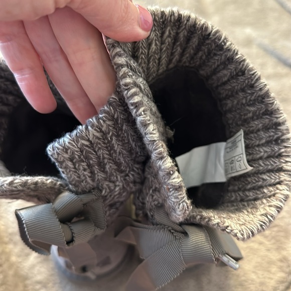 🥾🎀Sweater bow grey Uggs 🥰🎀🥾 - Picture 5 of 7